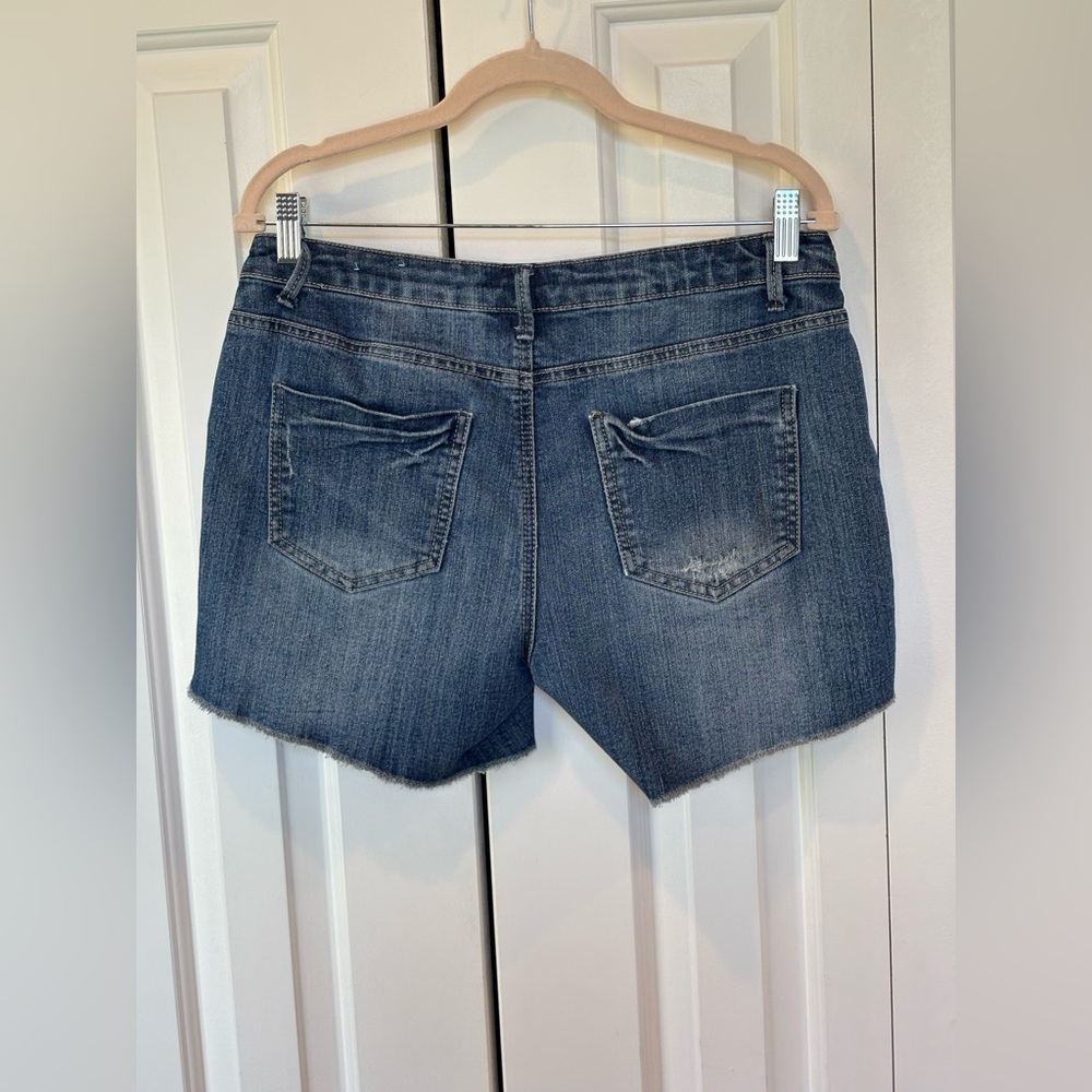 Route 66 Distressed Denim Women's Shorts - Size 8. - Picture 2 of 11